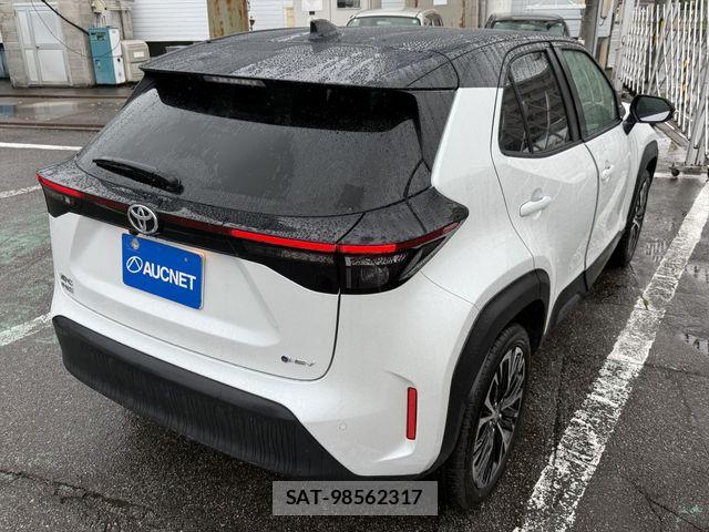 Toyota YARIS CROSS 2025-10 7880780-4