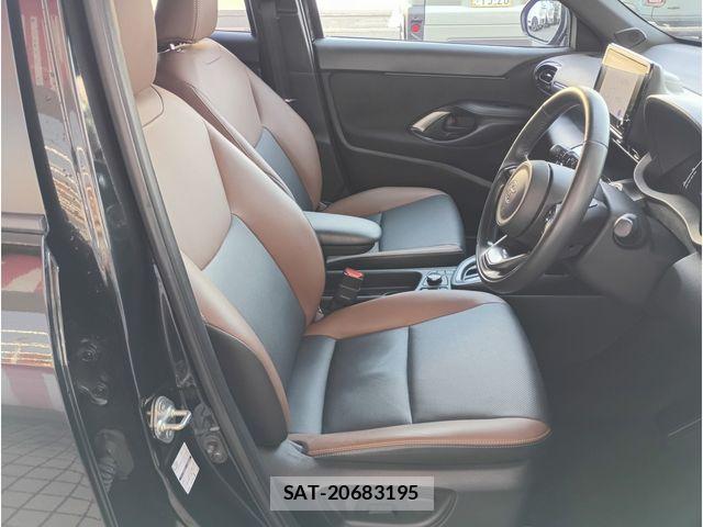 Toyota YARIS CROSS 2024-05 7880784-13