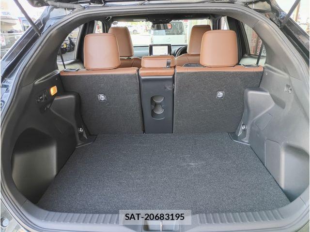 Toyota YARIS CROSS 2024-05 7880784-15