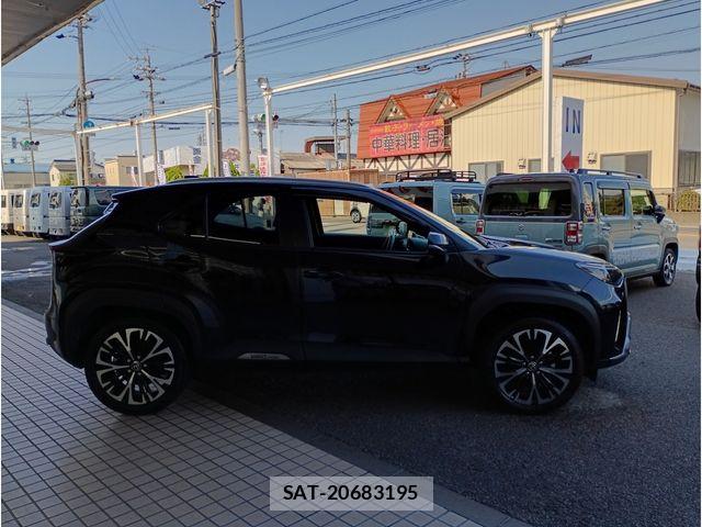 Toyota YARIS CROSS 2024-05 7880784-3