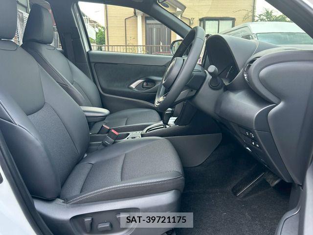 Toyota YARIS CROSS 2026-06 7880777-10