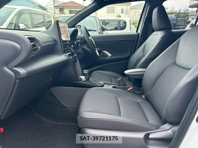 Toyota YARIS CROSS 2026-06 7880777-13