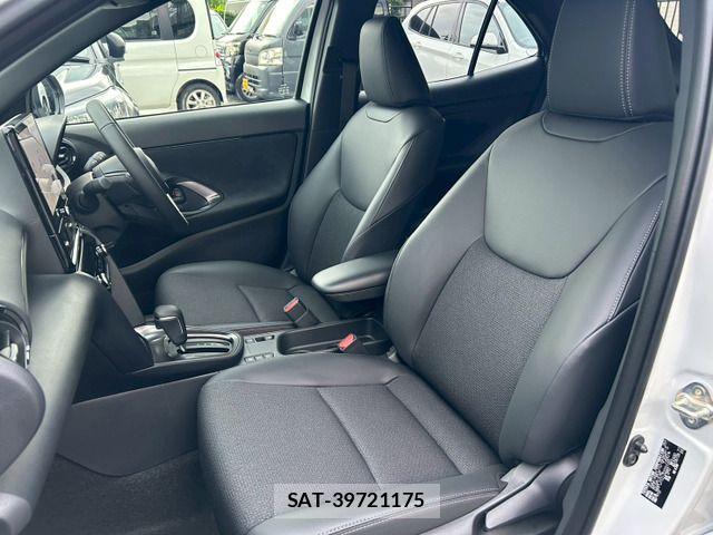 Toyota YARIS CROSS 2026-06 7880777-14