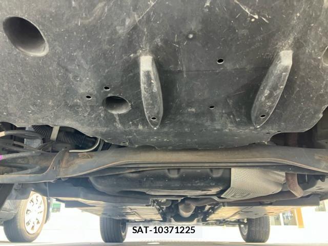 Toyota YARIS CROSS 2021-03 7981703-12