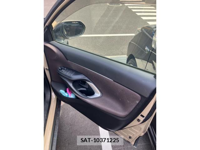Toyota YARIS CROSS 2021-03 7981703-16