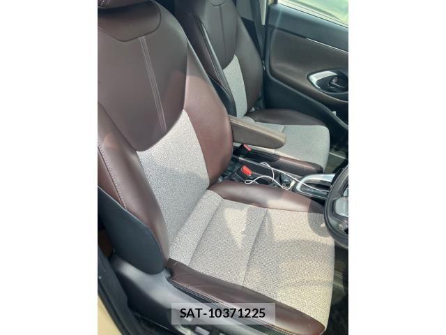 Toyota YARIS CROSS 2021-03 7981703-21