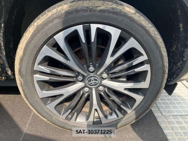 Toyota YARIS CROSS 2021-03 7981703-6