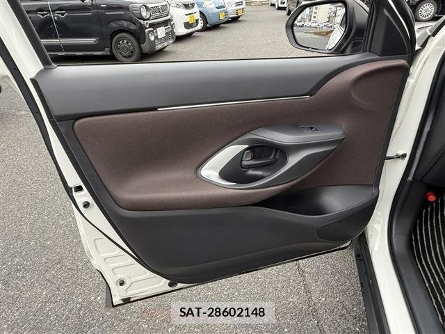 Toyota YARIS CROSS 2021-12 7981700-23