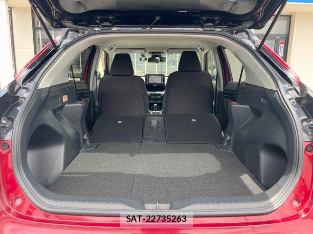 Toyota YARIS CROSS 2021-03 7981704-11