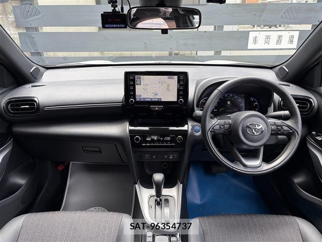 Toyota YARIS CROSS 2023-03 8039462-13