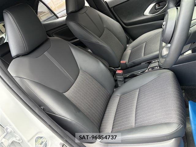 Toyota YARIS CROSS 2023-03 8039462-15