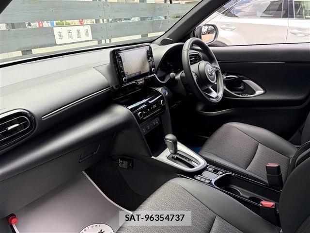 Toyota YARIS CROSS 2023-03 8039462-16