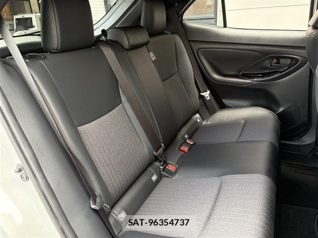 Toyota YARIS CROSS 2023-03 8039462-18