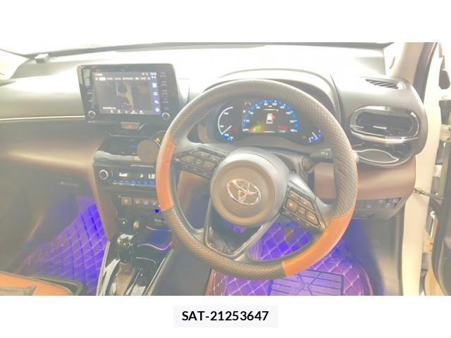 Toyota YARIS CROSS 2020-11 8039465-17