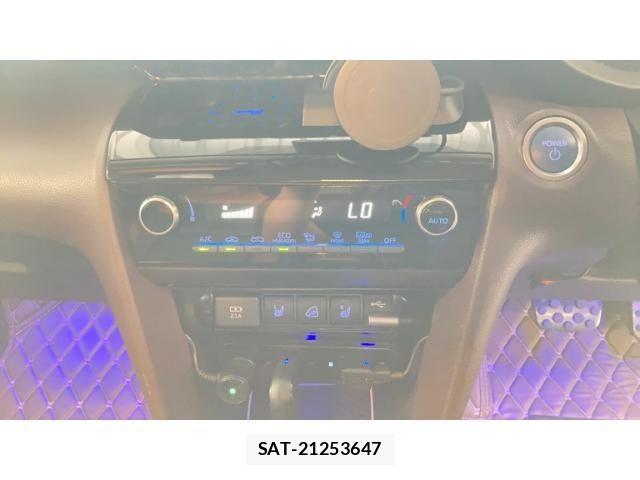 Toyota YARIS CROSS 2020-11 8039465-26