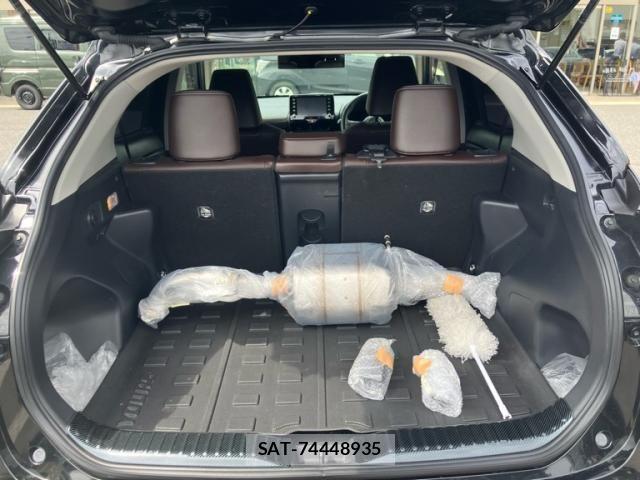 Toyota YARIS CROSS 2022-08 8039476-11
