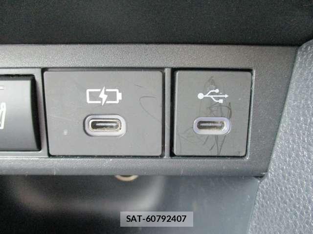 Toyota YARIS CROSS 2025-10 8039453-15
