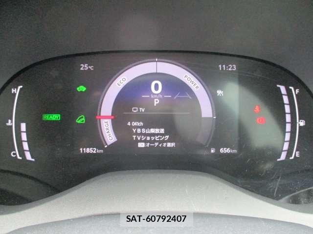 Toyota YARIS CROSS 2025-10 8039453-18