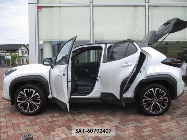 Toyota YARIS CROSS 2025-10 8039453-5