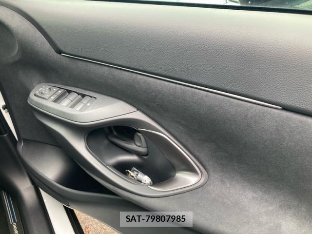 Toyota YARIS CROSS 2026-05 8039444-11