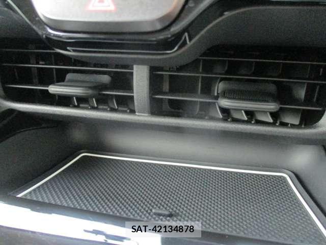 Toyota YARIS CROSS 2021-11 8039468-13