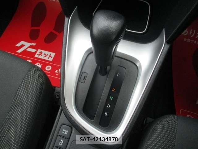 Toyota YARIS CROSS 2021-11 8039468-15