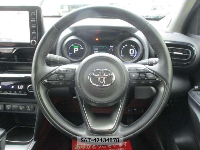 Toyota YARIS CROSS 2021-11 8039468-17