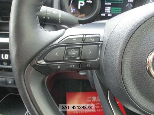 Toyota YARIS CROSS 2021-11 8039468-18
