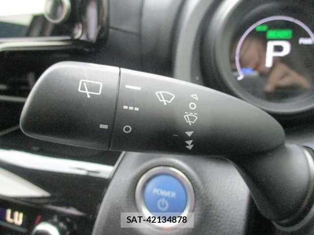 Toyota YARIS CROSS 2021-11 8039468-23