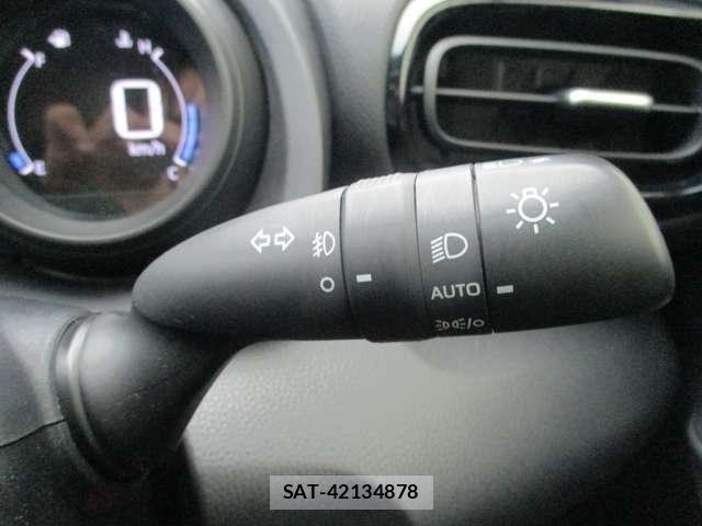 Toyota YARIS CROSS 2021-11 8039468-24