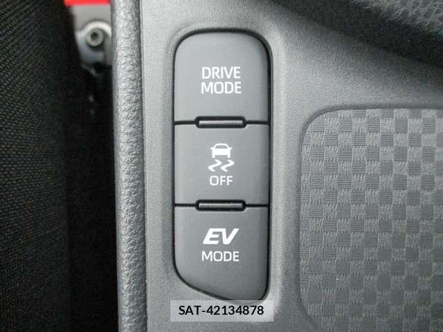 Toyota YARIS CROSS 2021-11 8039468-29