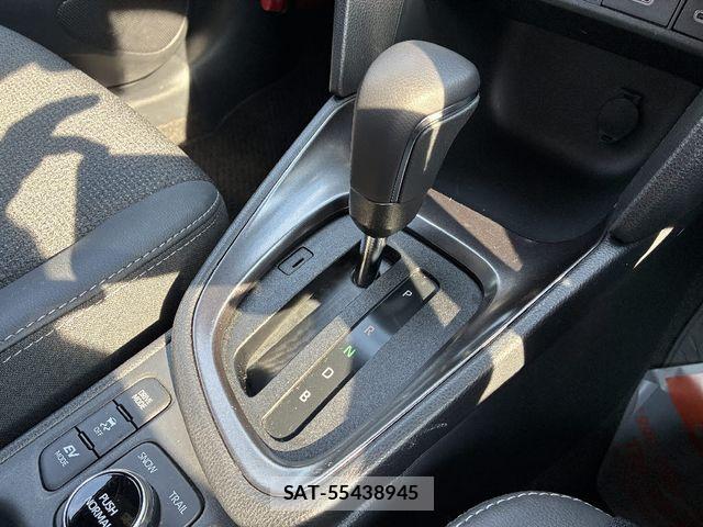 Toyota YARIS CROSS 2025-10 8039460-12