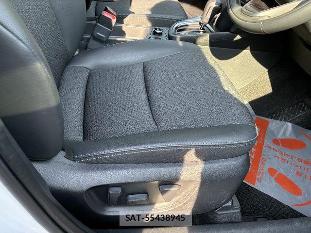 Toyota YARIS CROSS 2025-10 8039460-4