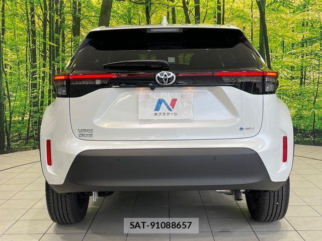 Toyota YARIS CROSS 2025-06 8039450-14