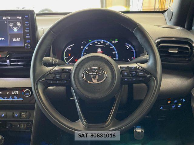 Toyota YARIS CROSS 2023-12 8039464-10