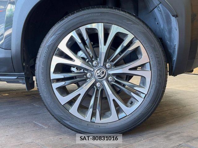 Toyota YARIS CROSS 2023-12 8039464-12