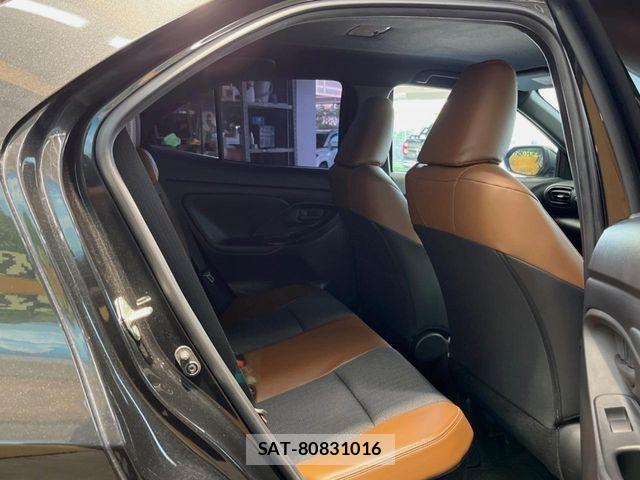 Toyota YARIS CROSS 2023-12 8039464-8