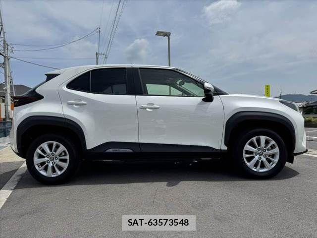 Toyota YARIS CROSS 2022-05 8076293-11