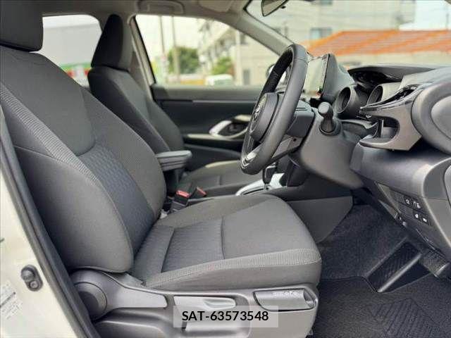 Toyota YARIS CROSS 2022-05 8076293-15