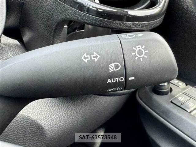 Toyota YARIS CROSS 2022-05 8076293-21