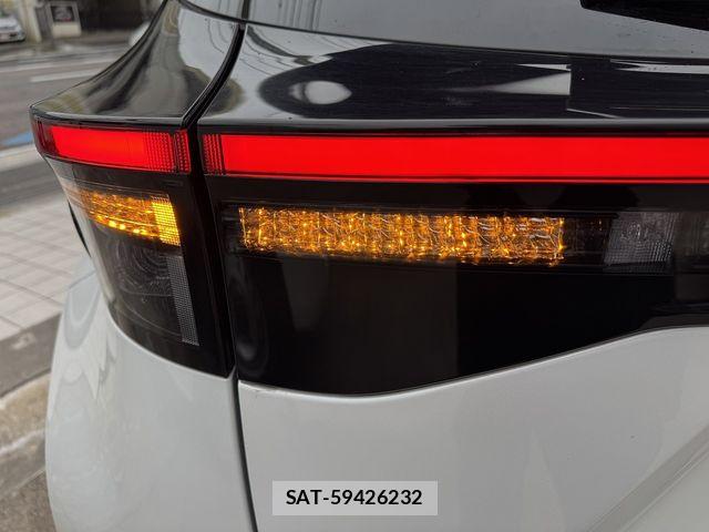 Toyota YARIS CROSS 2025-10 8076284-11