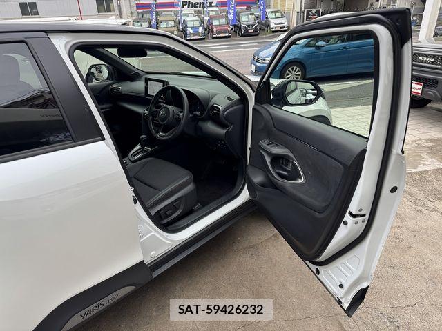 Toyota YARIS CROSS 2025-10 8076284-26