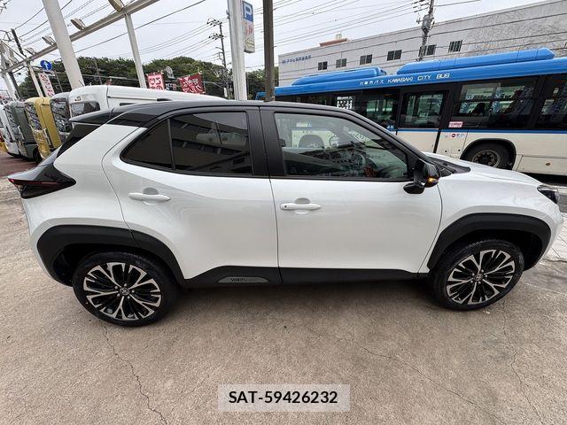 Toyota YARIS CROSS 2025-10 8076284-5