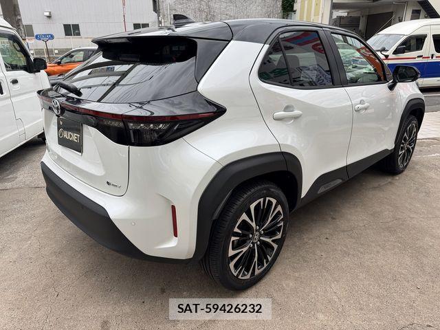 Toyota YARIS CROSS 2025-10 8076284-6