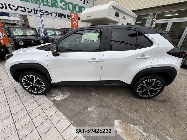 Toyota YARIS CROSS 2025-10 8076284-8