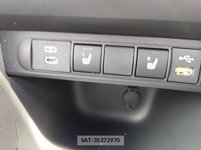 Toyota YARIS CROSS 2022-10 8076287-17
