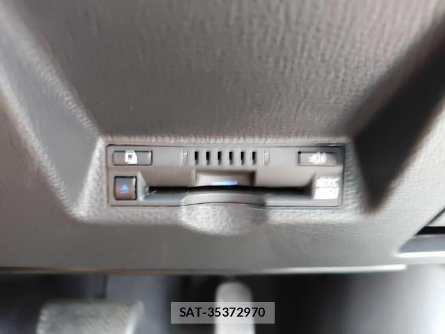 Toyota YARIS CROSS 2022-10 8076287-19