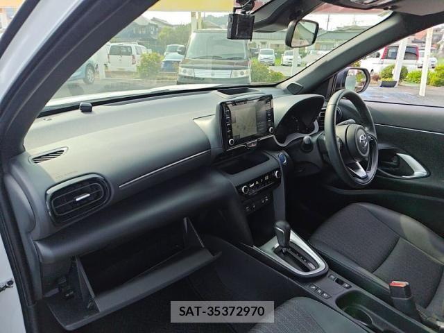Toyota YARIS CROSS 2022-10 8076287-21