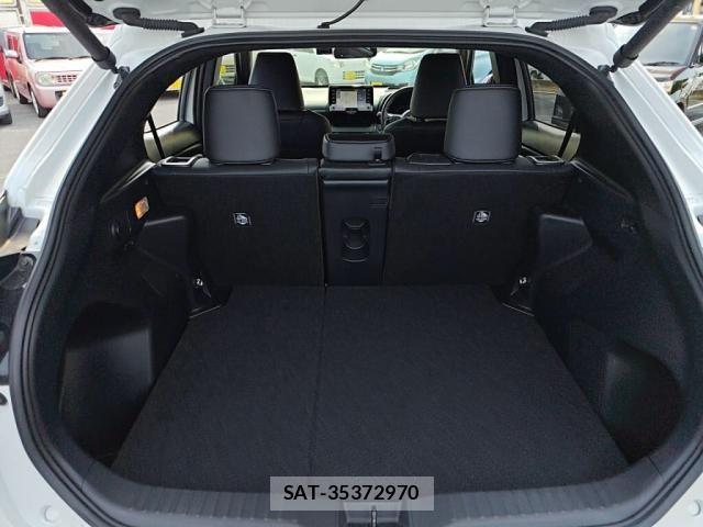 Toyota YARIS CROSS 2022-10 8076287-24