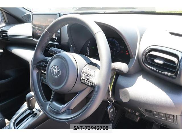 Toyota YARIS CROSS 2025-05 8076282-9